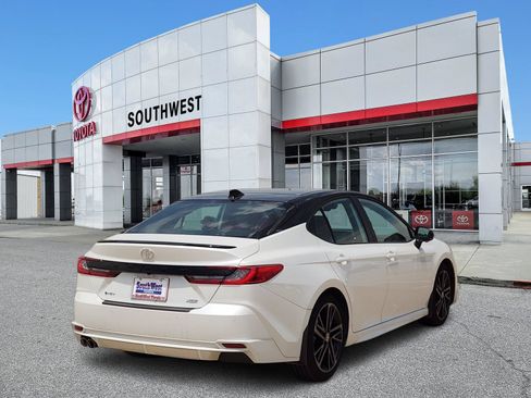 Used 2025 Toyota Camry XSE w/ Premium Plus Package FWD image 5