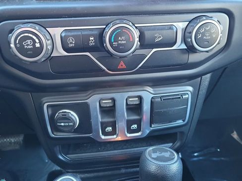 Certified 2020 Jeep Wrangler Sport image 36