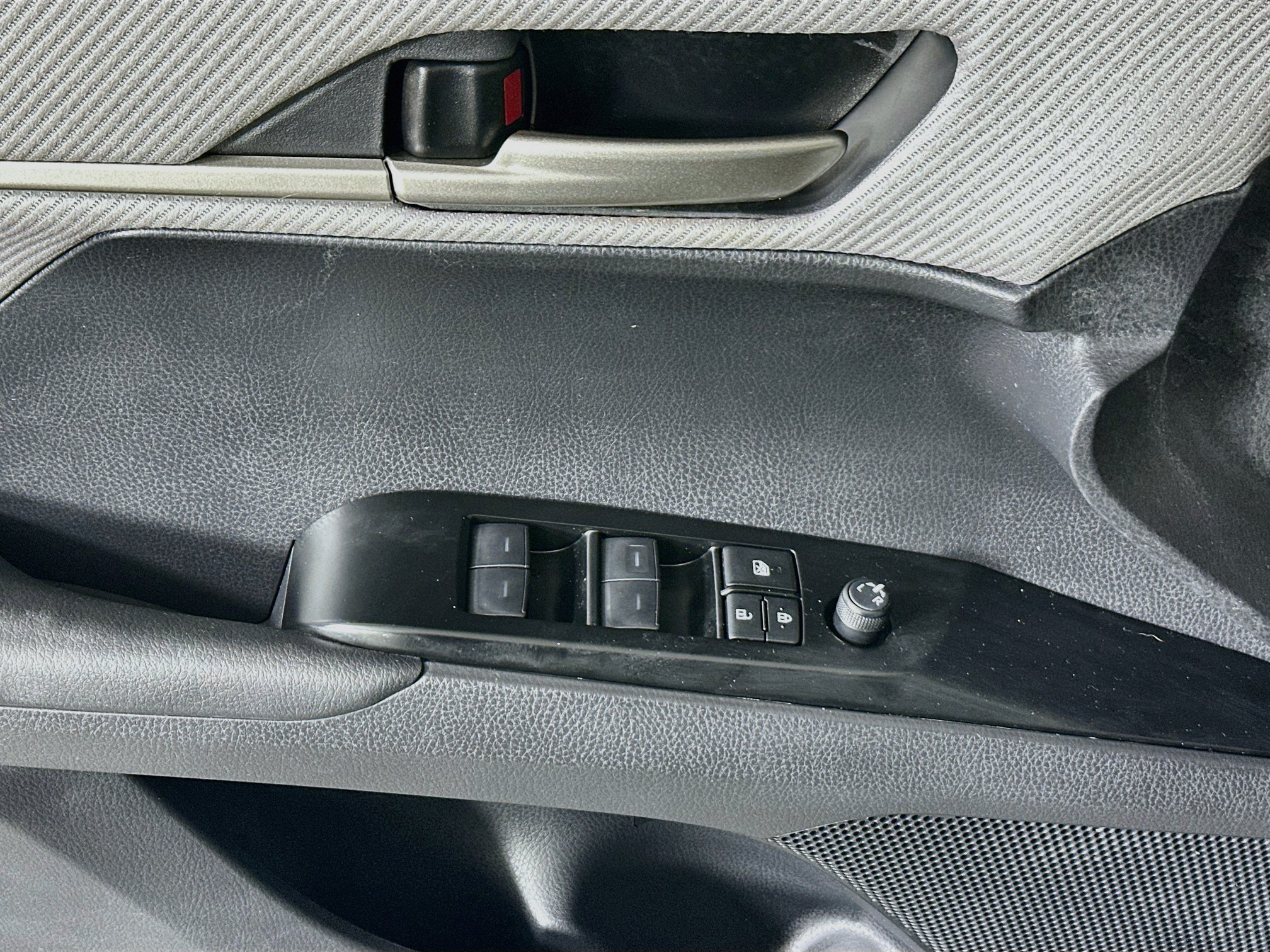 Used 2026 Toyota Camry SE FWD image 14