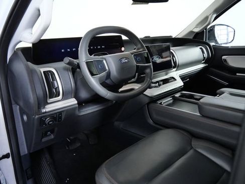 Certified 2025 Ford Expedition Active image 16