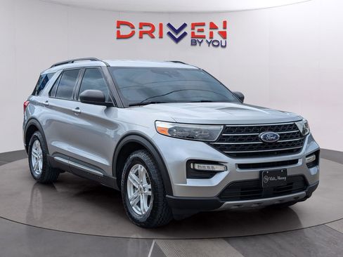 Used 2020 Ford Explorer XLT w/ Equipment Group 202A RWD image 7