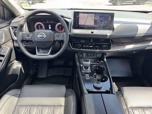 Certified 2026 Nissan Rogue Platinum w/ Platinum Premium Package AWD/4WD image 12