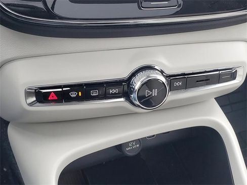 New 2026 Volvo XC40 B5 Plus w/ Protection Package Premier image 23