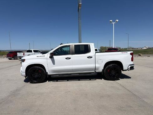 Used 2023 Chevrolet Silverado 1500 RST w/ Redline Edition AWD/4WD image 2