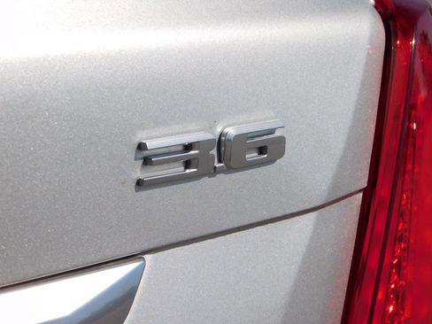 Used 2019 Cadillac XT5 FWD image 6