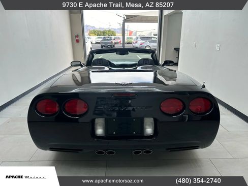 Used 2004 Chevrolet Corvette Convertible w/ Preferred Equipment Group image 5