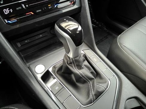 Used 2023 Volkswagen Tiguan SE FWD image 48
