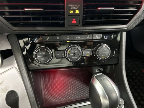 Used 2019 Volkswagen Jetta GLI FWD image 16