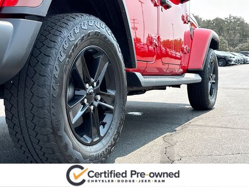 Used 2023 Jeep Wrangler Unlimited Sahara AWD/4WD image 17