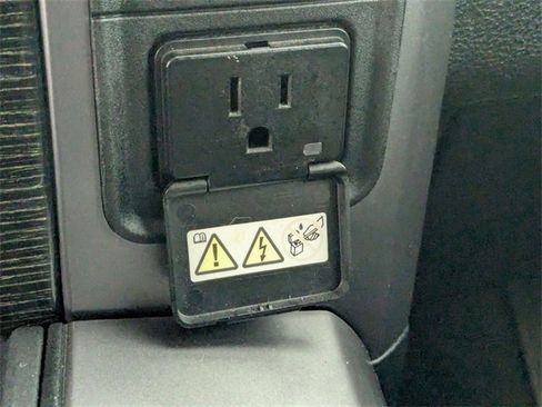 Used 2016 RAM 1500 Limited image 23