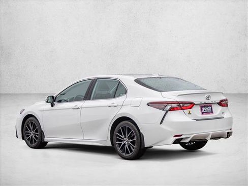 Used 2022 Toyota Camry SE w/ Convenience Package image 7