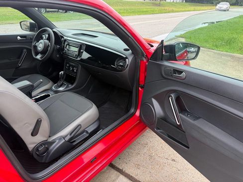 Used 2015 Volkswagen Beetle 1.8T image 26