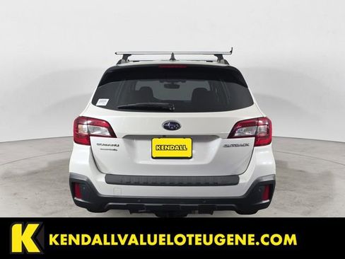 Used 2018 Subaru Outback 2.5i Touring AWD/4WD image 4