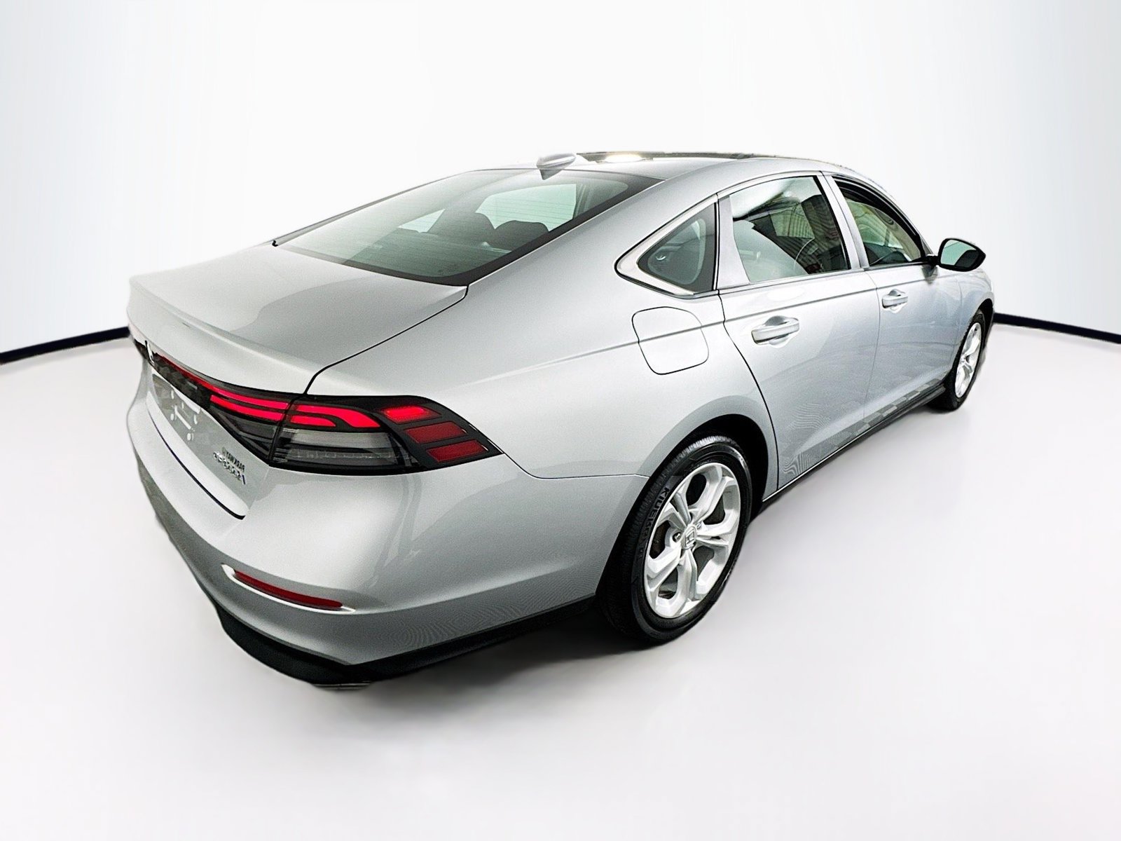 Used 2025 Honda Accord LX image 8