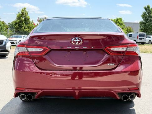 Used 2018 Toyota Camry XSE FWD image 12