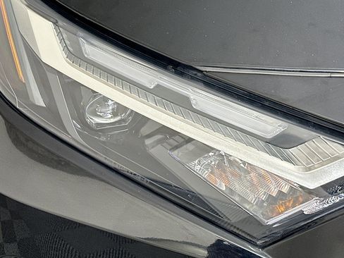 Used 2023 Toyota RAV4 XLE Premium FWD image 9