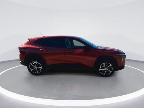 Used 2024 Chevrolet Trax RS w/ Driver Confidence Package image 12