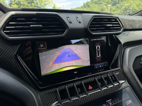 Used 2023 Lamborghini Urus Performante AWD/4WD image 47