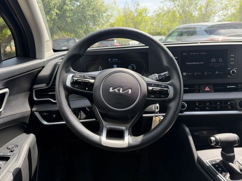 Used 2025 Kia Sportage LX image 27