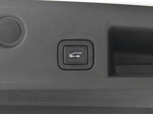 Used 2022 Chevrolet Equinox Premier image 25