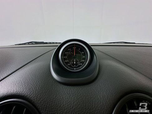 Used 2011 Porsche Boxster Spyder image 18