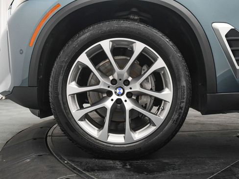 Used 2024 BMW X5 xDrive40i w/ Parking Assistance Package image 32