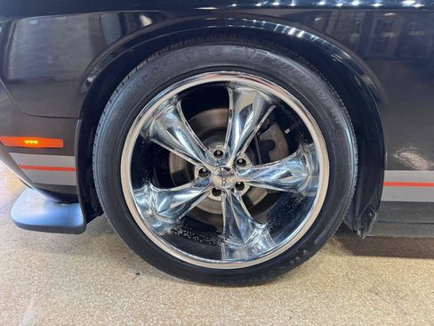 Used 2016 Dodge Challenger R/T Plus RWD image 40
