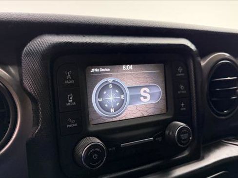 Used 2018 Jeep Wrangler Unlimited Sport S AWD/4WD image 32