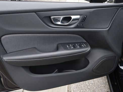 Used 2024 Volvo S60 B5 Plus image 16