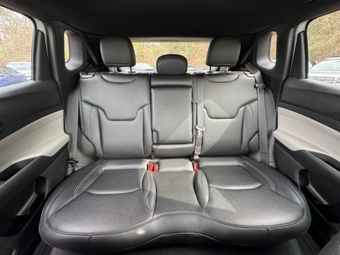 Used 2025 Jeep Compass Limited image 34