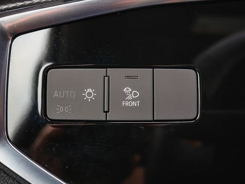 New 2025 Audi Q3 2.0T Premium image 32