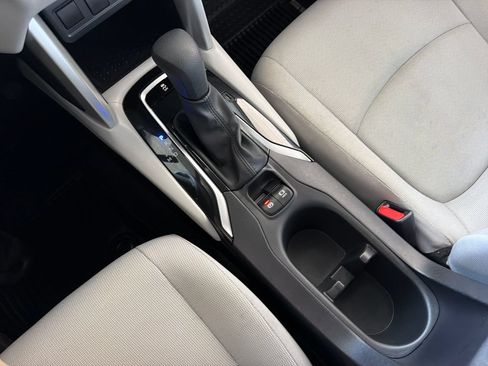 Used 2025 Toyota Corolla Cross L FWD image 25