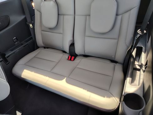 New 2026 Ford Explorer Active w/ Active Comfort Package RWD image 31