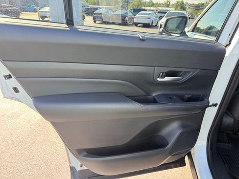 Used 2024 Toyota Grand Highlander AWD image 25