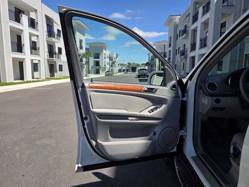 Used 2007 Mercedes-Benz GL 450 GL 450 AWD 4MATIC 4dr SUV image 37