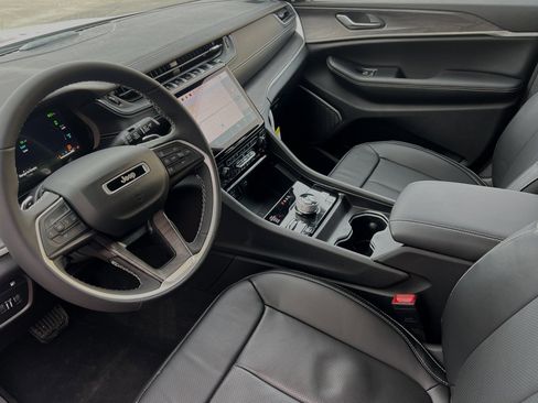 New 2024 Jeep Grand Cherokee Limited 4xe w/ Luxury Tech Group II image 8