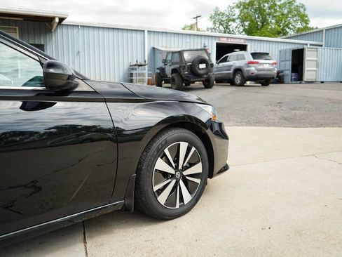 Used 2022 Nissan Altima 2.5 SV FWD image 18