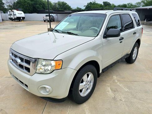 Used 2009 Ford Escape XLT AWD/4WD image 1