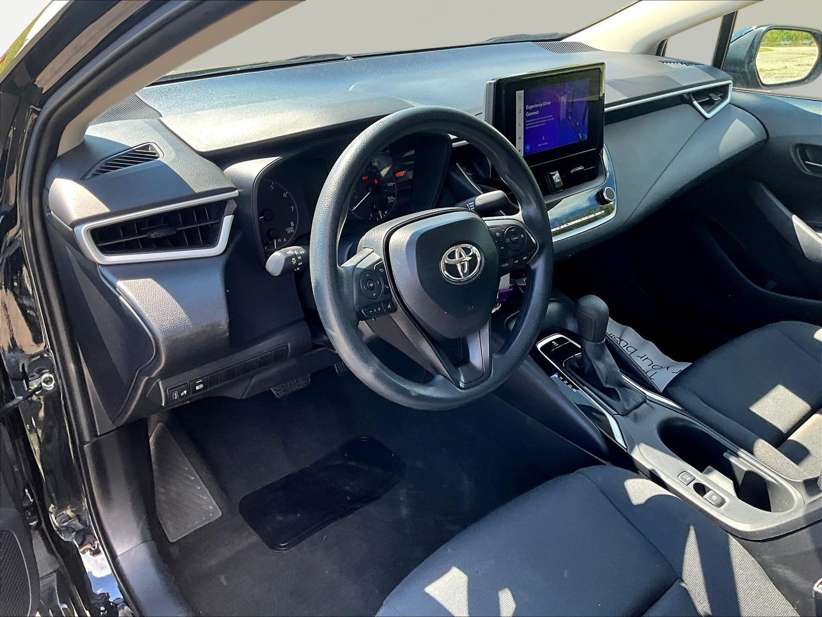 Used 2024 Toyota Corolla LE FWD image 17