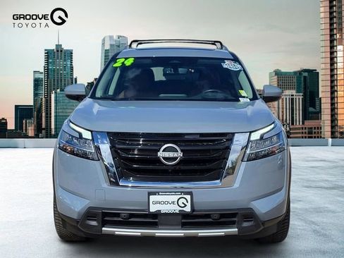Used 2024 Nissan Pathfinder Platinum w/ Cargo Package AWD/4WD image 9