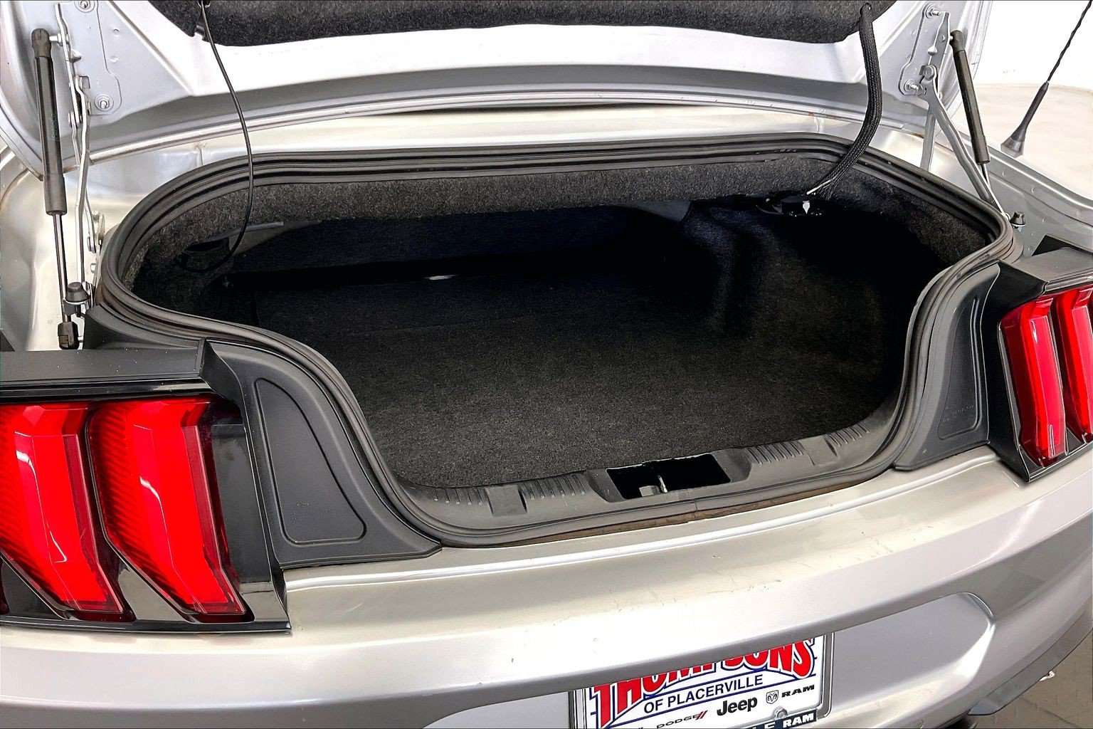 Used 2022 Ford Mustang Premium RWD image 27