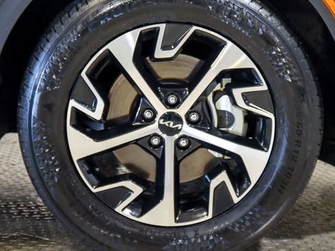 Used 2025 Kia Sportage EX w/ Premium Package image 13