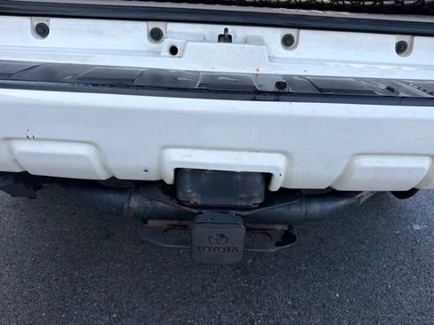 Used 2006 Toyota 4Runner SR5 AWD/4WD image 11