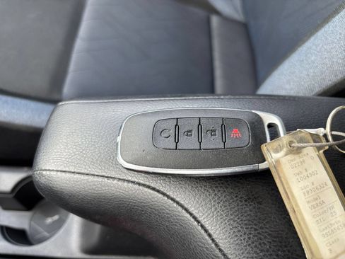 Used 2025 Nissan Versa SV FWD image 20