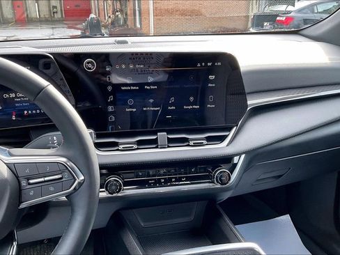 Used 2025 Chevrolet Equinox LT image 6