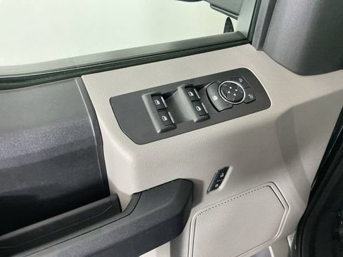 Used 2018 Ford F150 XL w/ Equipment Group 101A Mid AWD/4WD image 12