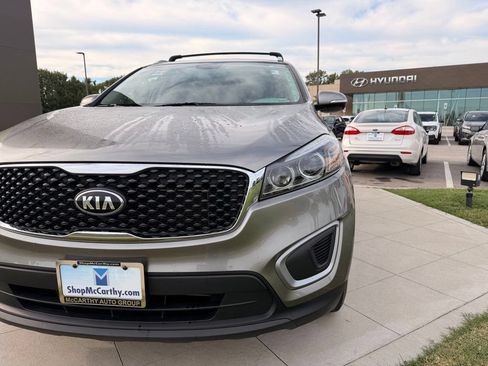 Used 2017 Kia Sorento FWD w/ LX Convenience Package image 13