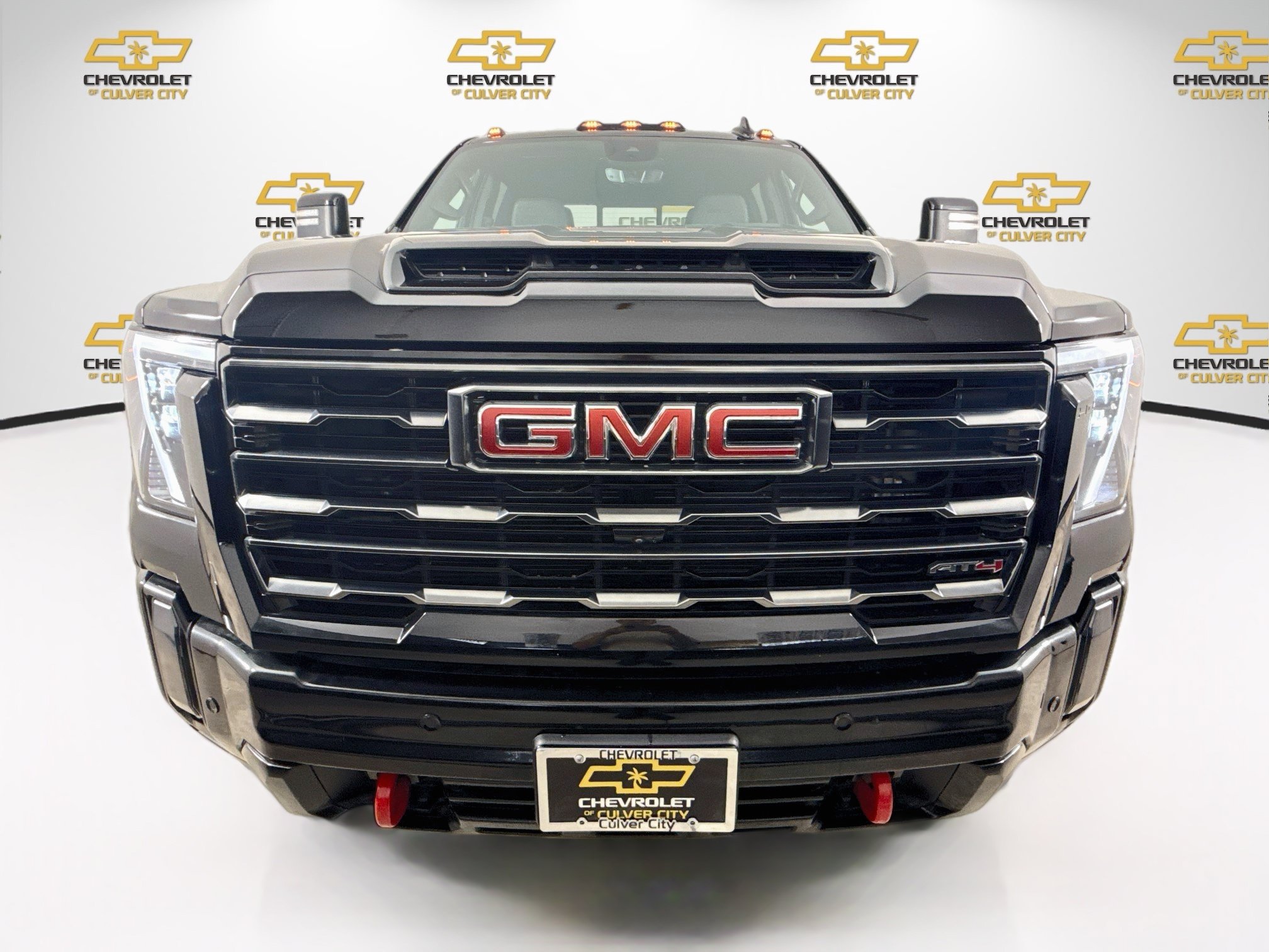 Used 2024 GMC Sierra 2500 AT4 w/ AT4 Premium Plus Package AWD/4WD image 2