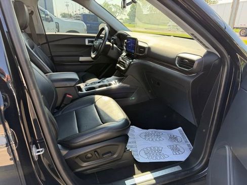 Used 2022 Ford Explorer Limited AWD/4WD image 9