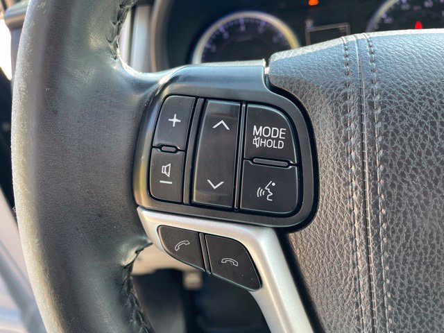 Used 2019 Toyota Highlander XLE AWD/4WD image 32